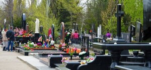 Став відомий графік проведення поминальних днів на цвинтарях Києва
