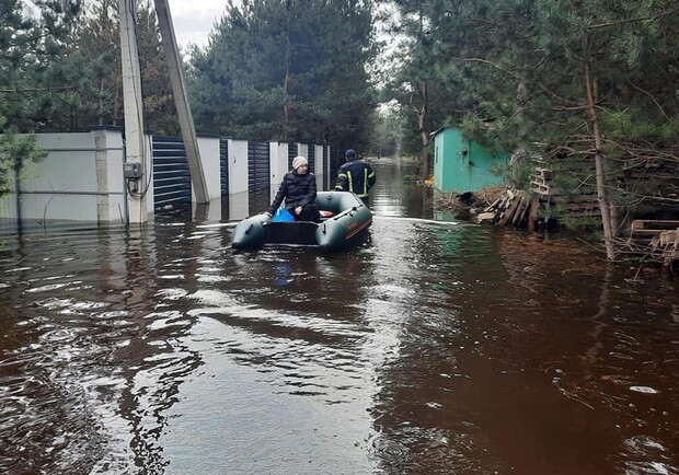 Затоплено 251 дом: на Днепропетровщине начали эвакуировать людей из-за наводнения 