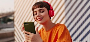 10 песен, которые чаще всего слушали в Днепре в течение недели