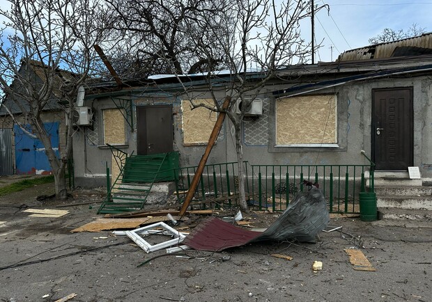 Ранены три человека: в полиции рассказали подробности вражеского обстрела Днепропетровской области - 