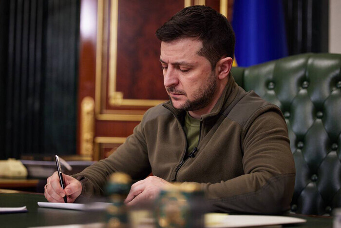 Зеленский подписал указ, позволяющий возглавлять Днепропетровскую ОВА военным 
