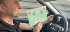 Віктор Павлік потрапив у скандал через спецперепустку, якою похвалилася його дружина