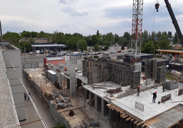 Как в Днепре идет строительство комплекса на Слобожанском проспекте - 