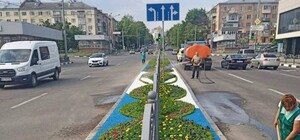 Как украсили проспект Науки в Харькове: фото