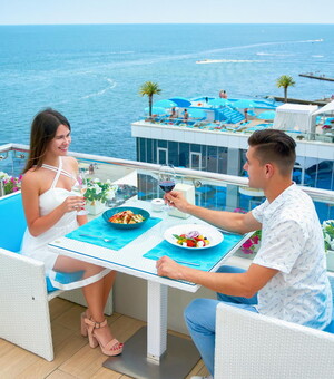 Перекус на свежем воздухе: какие заведения с летними террасами есть в Одессе