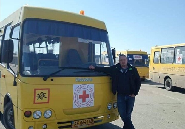 Водій із Дніпра розповів, як евакуйовував людей з окупованих територій - 