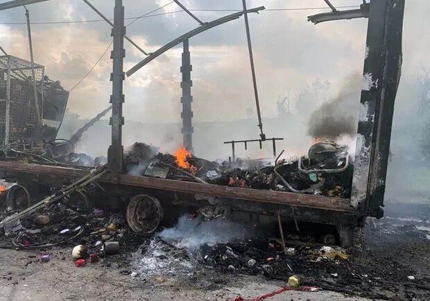 На трасі Дніпро-Харків згоріла вантажівка - 