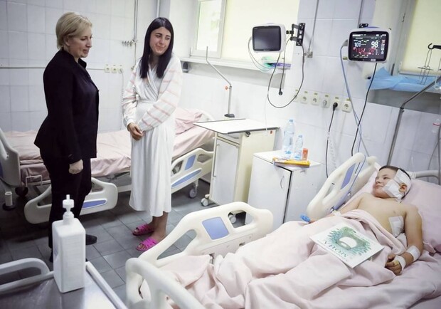 Ракетний удар по передмістю Дніпра: у якому стані постраждалі діти - 