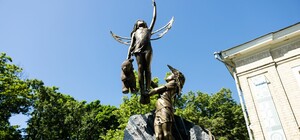 У Харкові відкрили пам'ятник дітям, які загинули через російське вторгнення