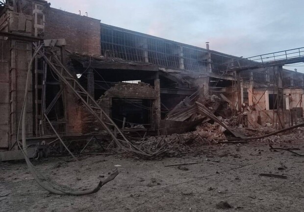 Есть значительные разрушения, работников спасло укрытие: подробности ракетной атаки в Кривом Роге - 