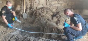 Врал, что супруга находится за границей: в Одесской области мужчина убил и закопал в сарае свою жену