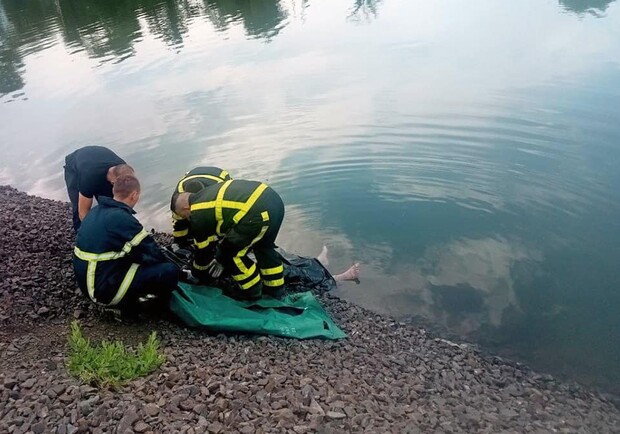 В Днепропетровской области в водоеме обнаружили тело мужчины - 
