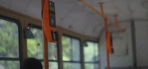 На яких автобусних маршрутах Львова можна розрахуватись за проїзд карткою або через смартфон – перелік 