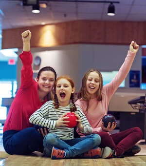 Боулінг в Києві: де пограти та скільки це коштує