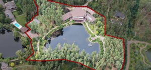 Стало відомо, як жив у розкішному будинку під Києвом колишній лідер КПУ Петро Симоненко - фото