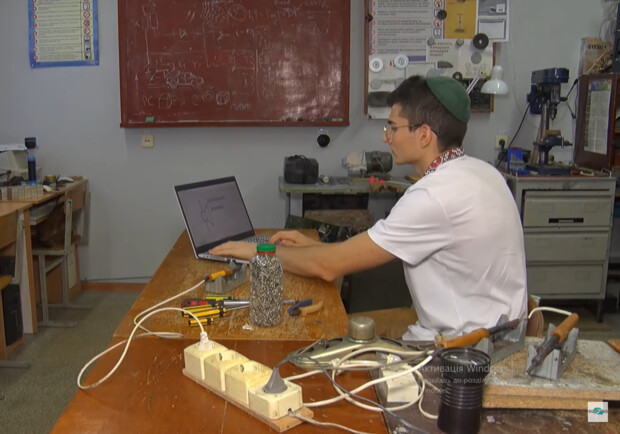 17-річний винахідник з Дніпра розробив систему моніторингу мікроклімату в приміщеннях - 