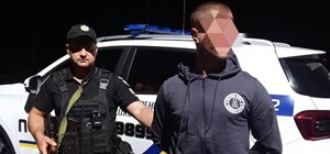 В Запорожье мужчина угрожал ножом посетителям кафе