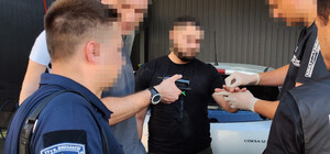 Наживався на ввезенні нових смартфонів: інспектора Одеської митниці судитимуть за корупцію