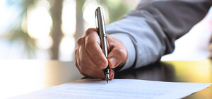 Президент Украины подписал закон о немедленном возвращении е-деклараций