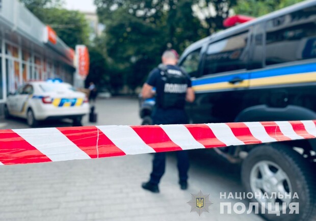 У Павлограді чоловік напав на поліцейського з ножем - 