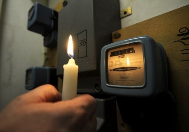 У Дніпропетровській області бабусям-переселенцям комунальні служби відрізали світло - 
