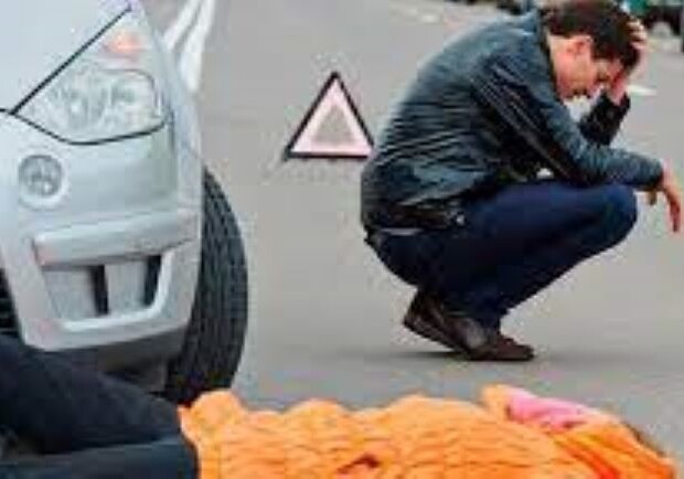 В Днепропетровской области водитель на Tesla сбил пешехода насмерть - 