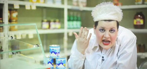 В Одессе продавец отказалась обслуживать женщину на украинском языке: ее уволили