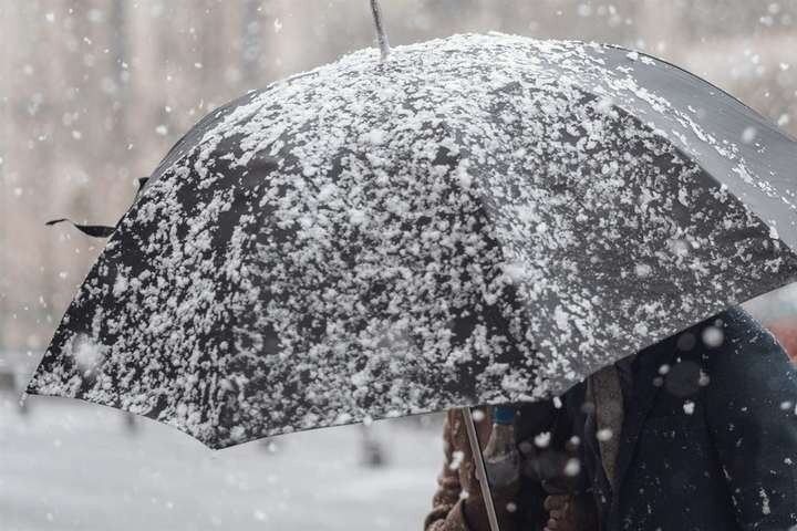Пориви вітру та мокрий сніг: прогноз погоди у Дніпрі на 19-21 листопада. 
