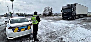 На тарасах Запорізькій області відкривають пункти стоянок вантажівок та легковиків