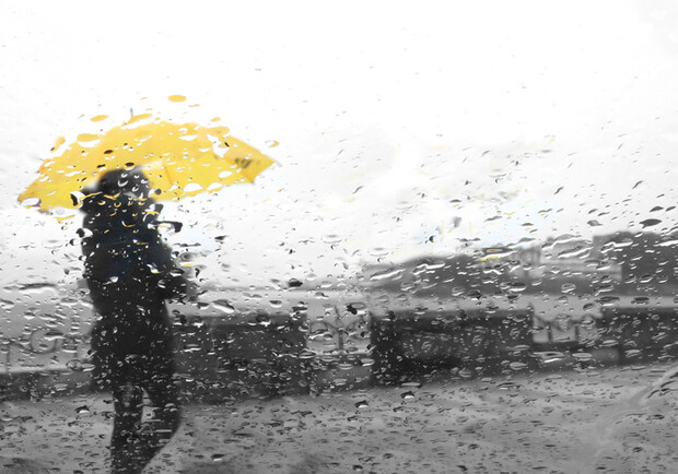 Дощ та ожеледиця: яка ситуація на дорогах Дніпра 