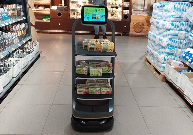 В одном из супермаркетов Днепра появился робот-помощник фото: t.me/tv11ua/