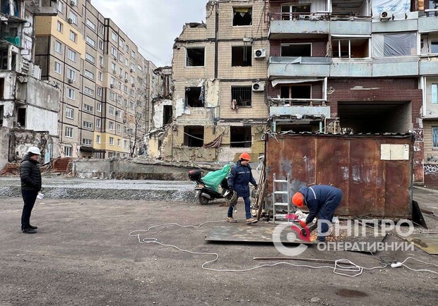 У Дніпрі готуються до демонтажу зруйнованих секцій будинку на Перемозі, 118 