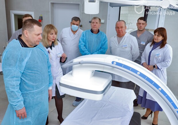 Складні операції та сучасне обладнання. У 4-й міській лікарні Дніпра відкрили нейрохірургічне відділення 