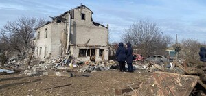 Купа крові, поранення та зруйновані будинки: подробиці ракетної атаки 25 лютого