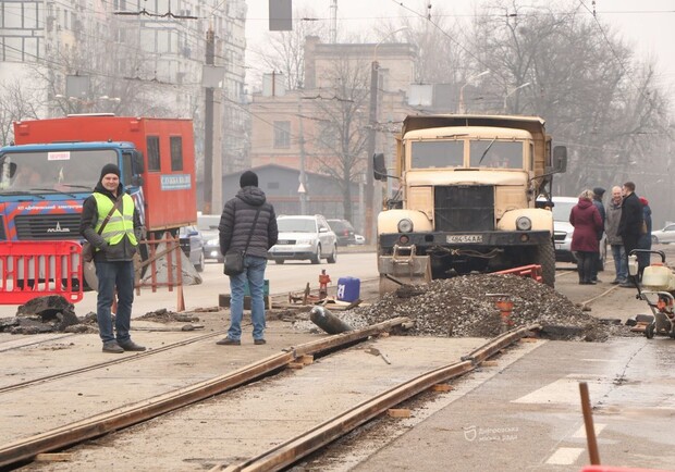 Ремонт трамвайних рейок на проспекті Богдана Хмельницького: коли завершаться роботи - фото