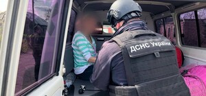 В результате российских обстрелов в Орехове разрушен дом: три человека оказались под завалами