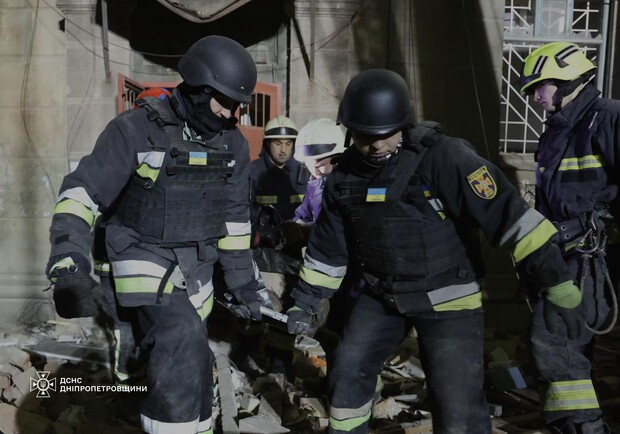 В Днепре завершили аварийно-спасательные работы на месте вчерашнего прилета фото: ГСЧС в Днепропетровской области