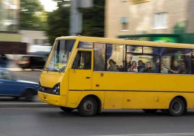 Дорожче, аніж у Дніпрі: в одному з міст області підняли тариф на проїзд у маршрутках 