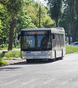 У Запоріжжі збільшили кількість транспорту під час поминальних днів: розклад