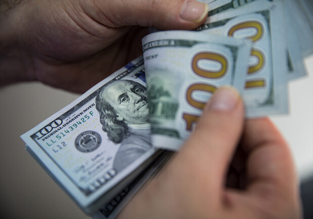 В Украине стремительно вырастают доллар и евро: причины и прогнозы. 