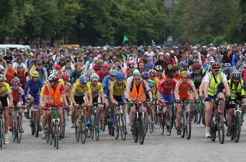 Около 2 тысяч велосипедистов проедут по центру города. Фото с сайта debosh.net
