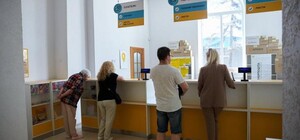 У Львівській області начальниця пошти привласнювали гроші, які мешканці платили за комунальні послуги