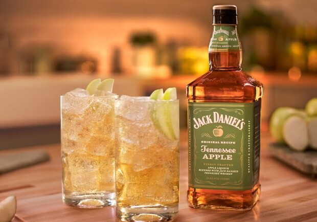 С чем можно употреблять виски-ликер Jack Daniel's Apple - фото