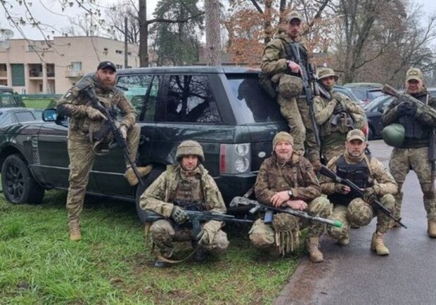 У Дніпропетровській області волонтерів судять за незаконне ввезення автівок для військових - 