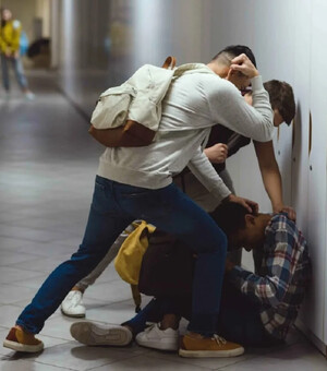 Свідки побиття: що робити, якщо не можеш втрутитись, і яке покарання чекає