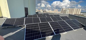 В Одессе на 12-этажном доме жильцы установили солнечную электростанцию