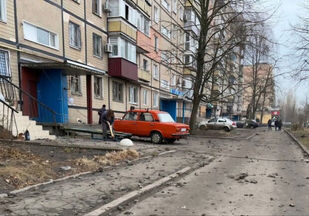 В Кривом Роге ликвидируют последствия ночной ракетной атаки: помощь жителям продолжается 