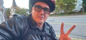 Скандальний блогер Стас Домбровський, який втік до Швейцарії, попросив вибачення в українців