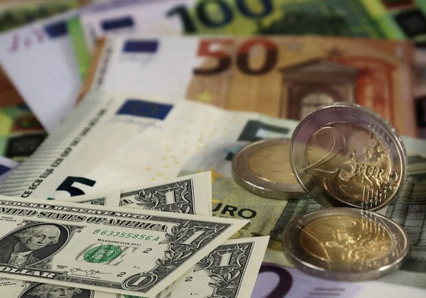 Курс валют в Україні 14 травня 2025 року: скільки коштує долар та євро. Фото: pixabay.com 