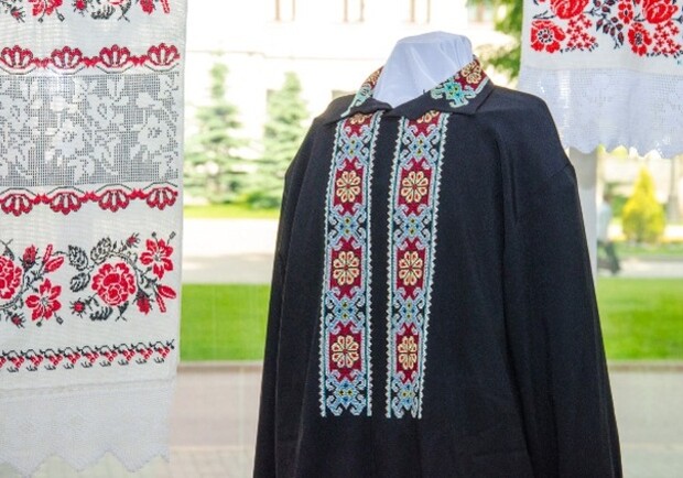 Які вишиванки носили у Дніпропетровському регіоні: орнаменти, кольори та символіка - 